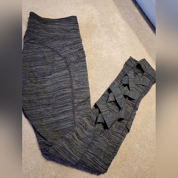 ATHLETA Grey Criss Cross Chaturanga Legging Small - Picture 5 of 11